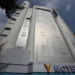 Y Hotel